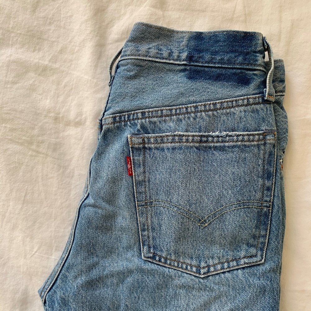 LEVI 501® ORIGINAL FIT WOMEN'S JEANS - Picture 2 of 9